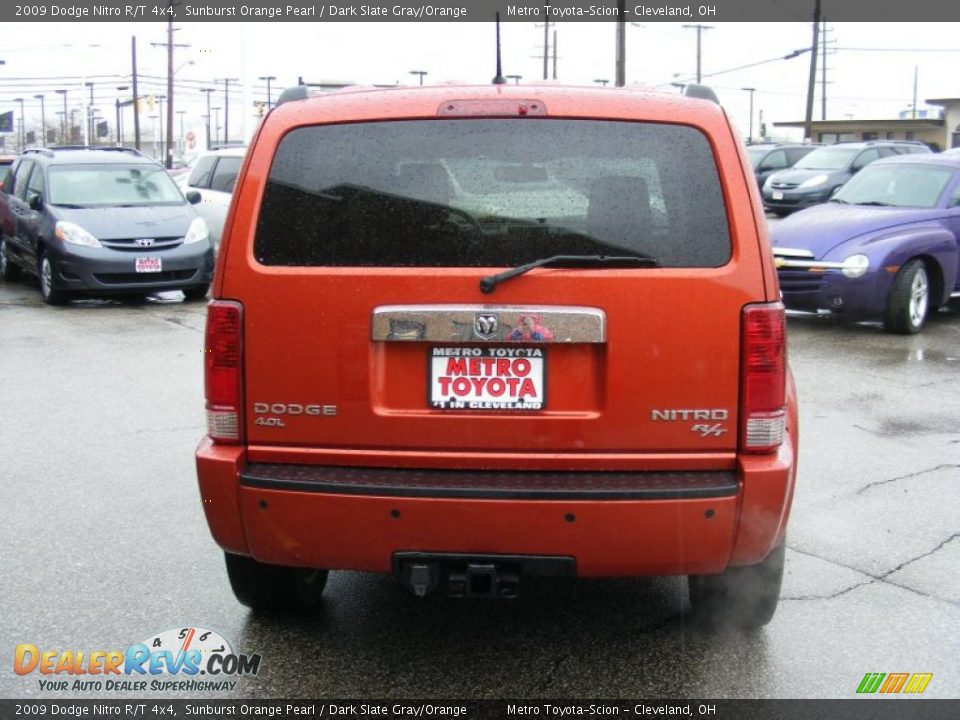 2009 Dodge Nitro R/T 4x4 Sunburst Orange Pearl / Dark Slate Gray/Orange Photo #4