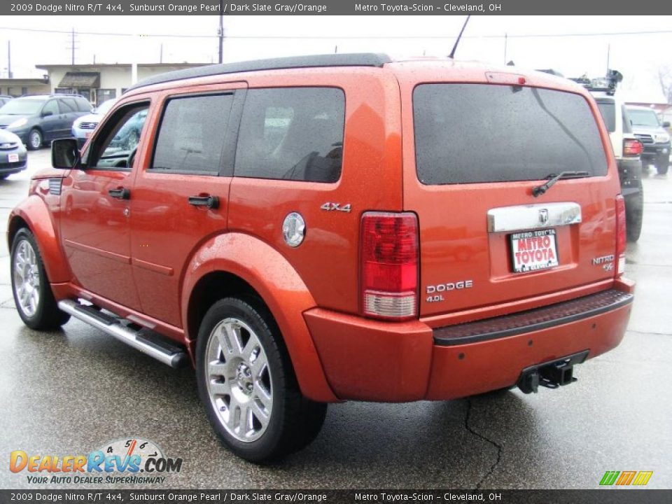 2009 Dodge Nitro R/T 4x4 Sunburst Orange Pearl / Dark Slate Gray/Orange Photo #5