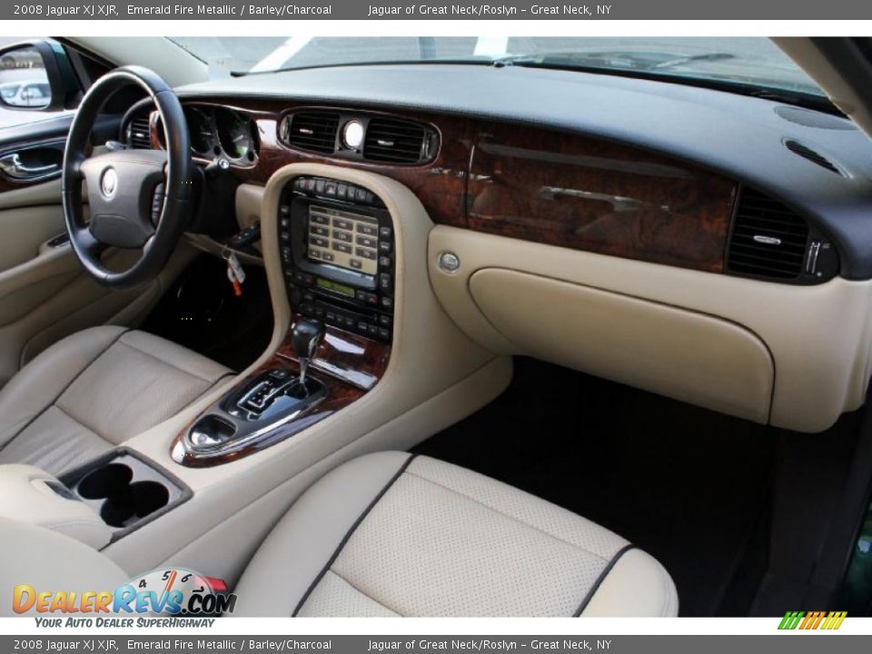 Dashboard of 2008 Jaguar XJ XJR Photo #28