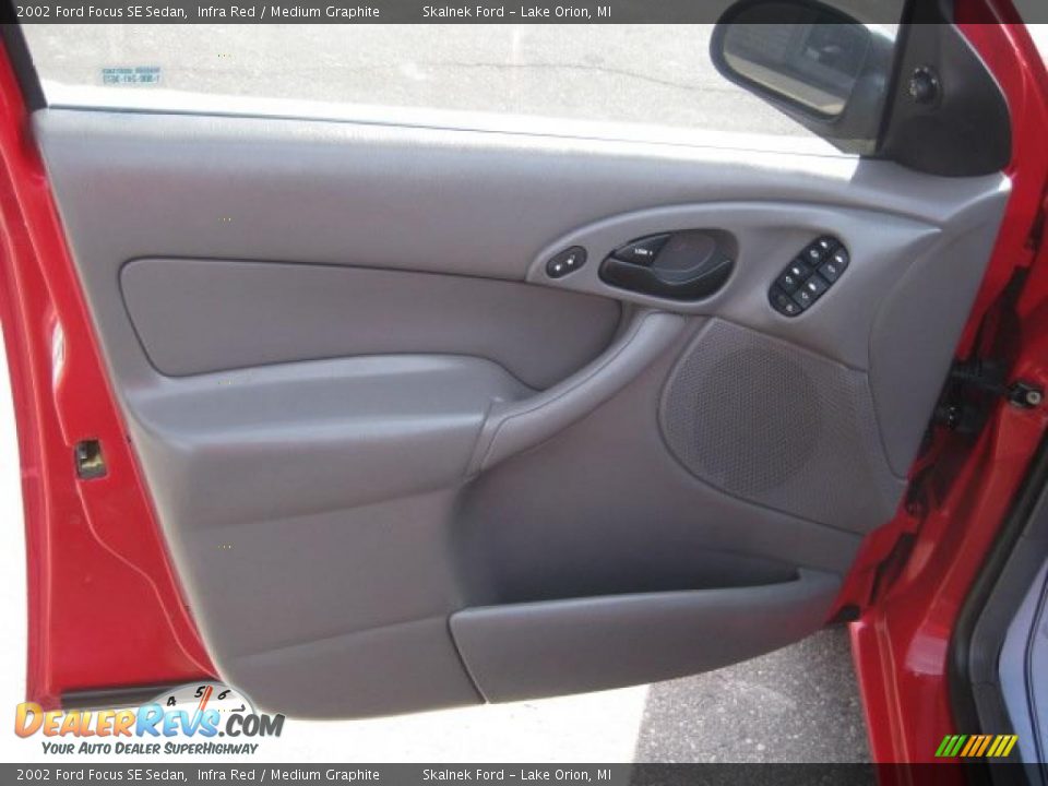 Door Panel of 2002 Ford Focus SE Sedan Photo #19