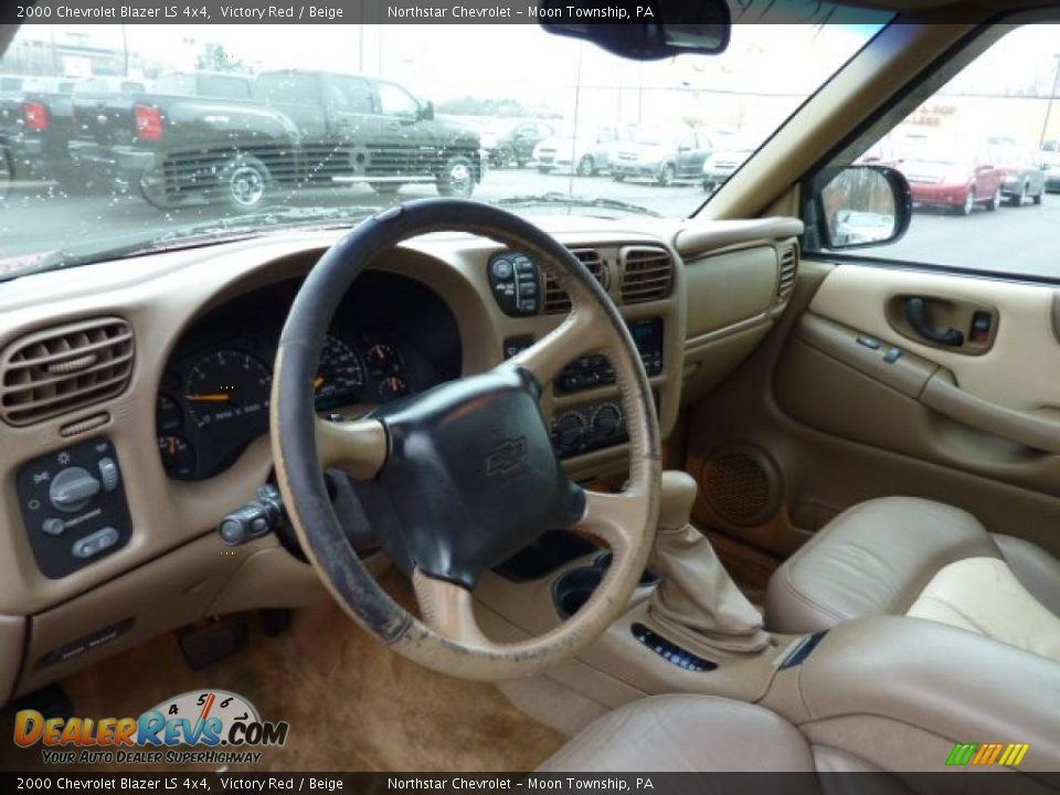 2000 Chevrolet Blazer LS 4x4 Victory Red / Beige Photo #8