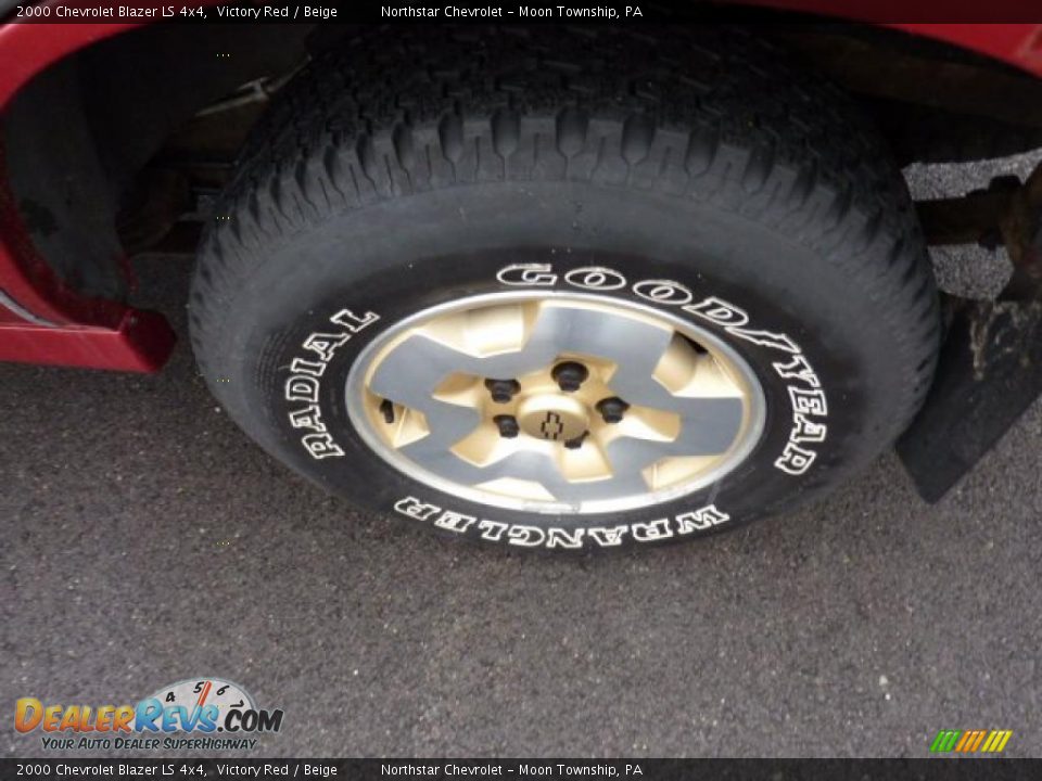 2000 Chevrolet Blazer LS 4x4 Victory Red / Beige Photo #10