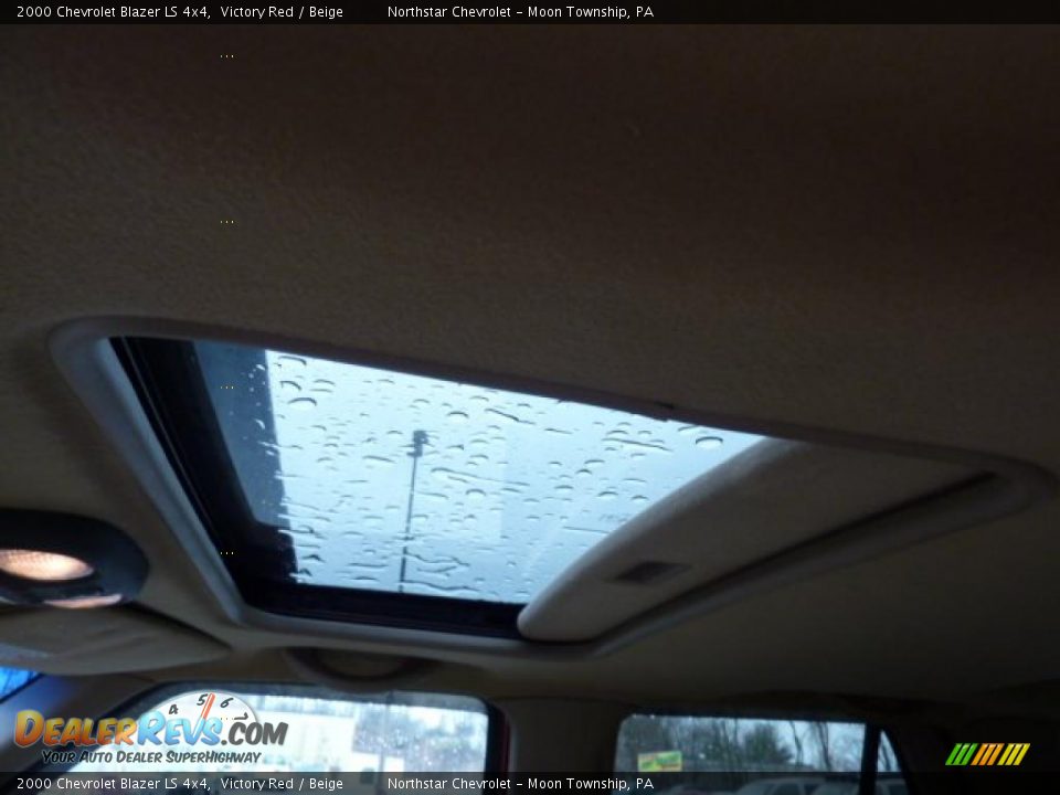 2000 Chevrolet Blazer LS 4x4 Victory Red / Beige Photo #12