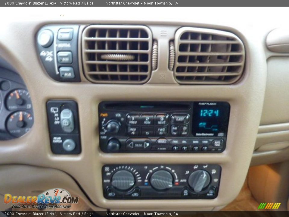2000 Chevrolet Blazer LS 4x4 Victory Red / Beige Photo #14