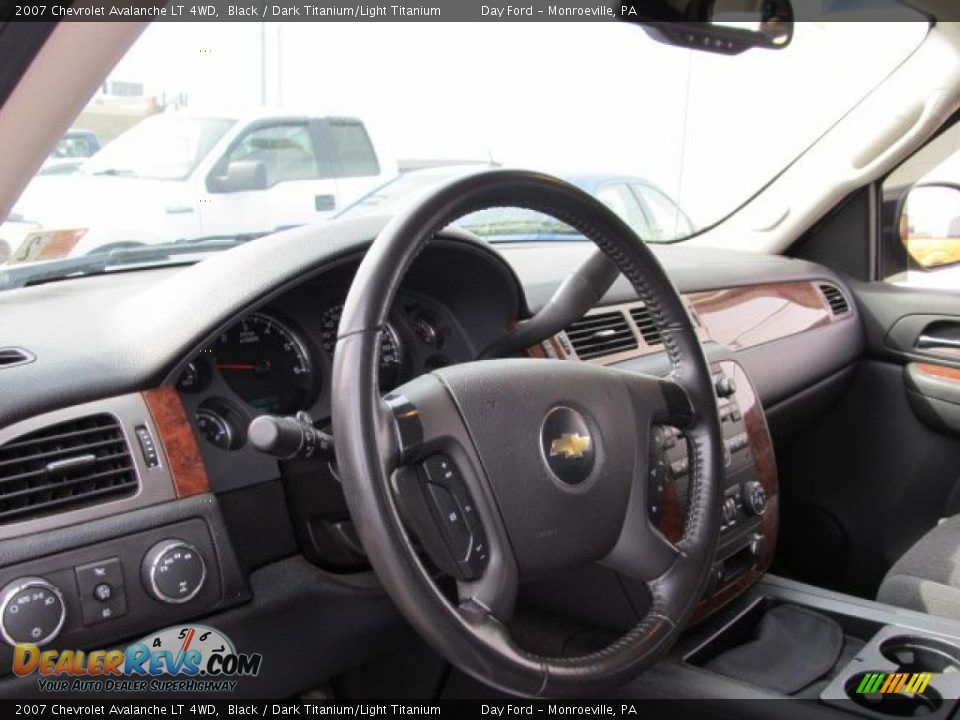 2007 Chevrolet Avalanche LT 4WD Black / Dark Titanium/Light Titanium Photo #9