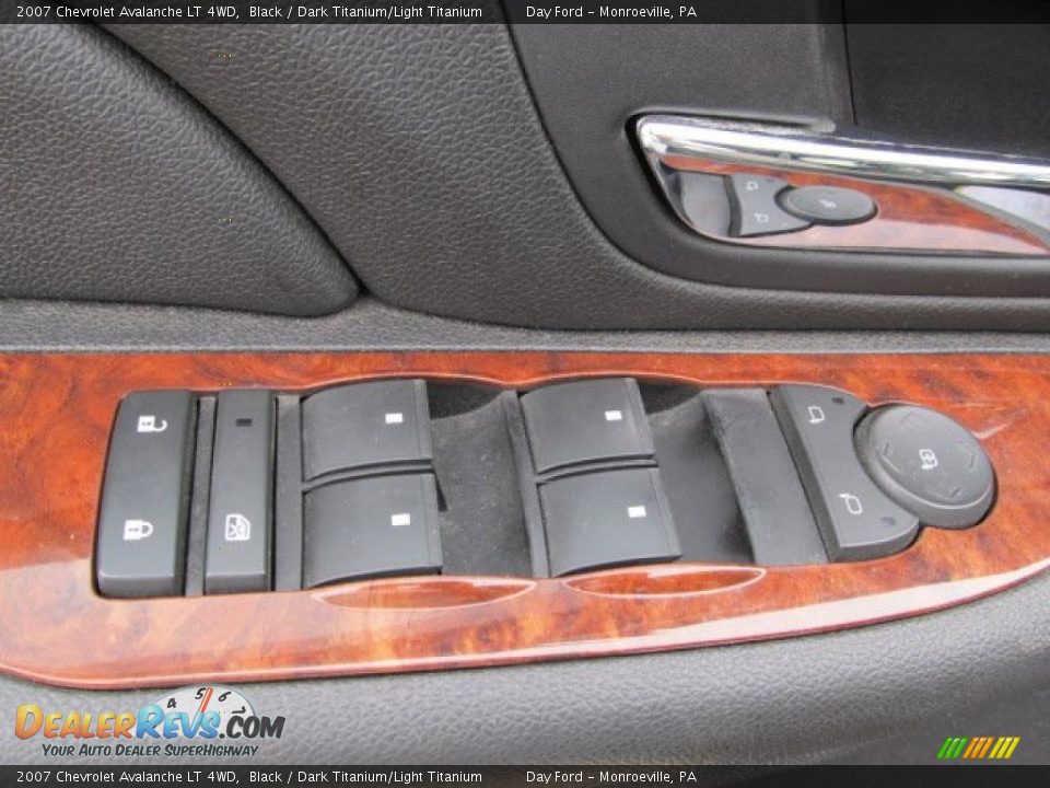 2007 Chevrolet Avalanche LT 4WD Black / Dark Titanium/Light Titanium Photo #10