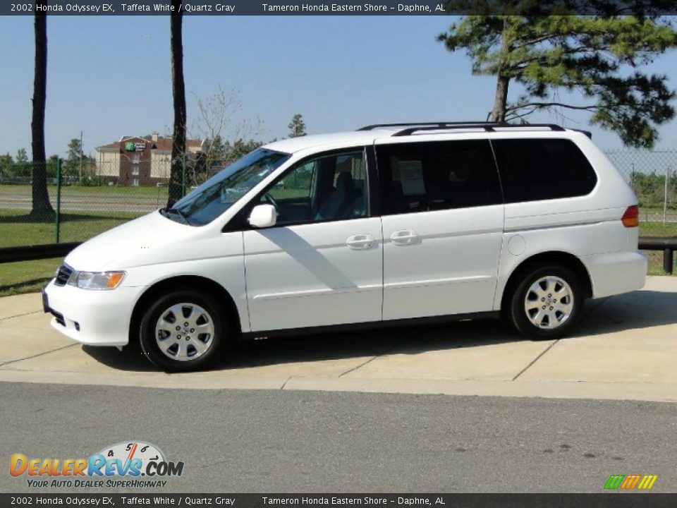 2002 Honda odyssey ontario white #2