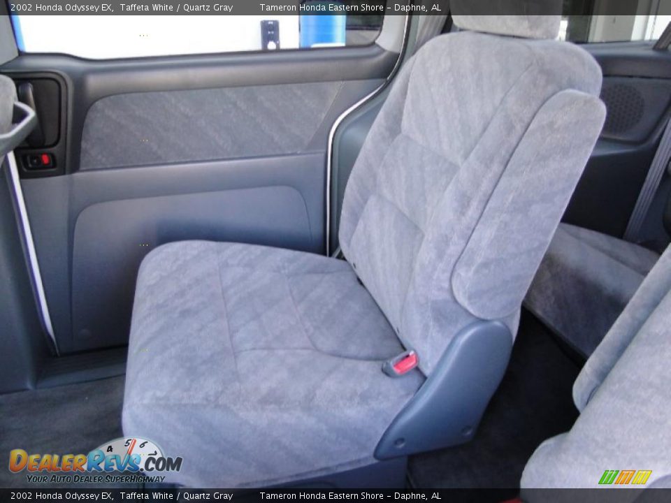 Quartz Gray Interior - 2002 Honda Odyssey EX Photo #30