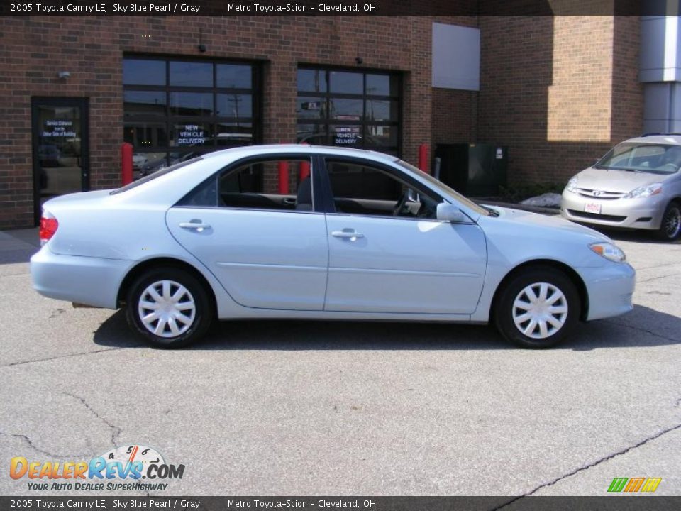 2005 Toyota Camry LE Sky Blue Pearl / Gray Photo #2