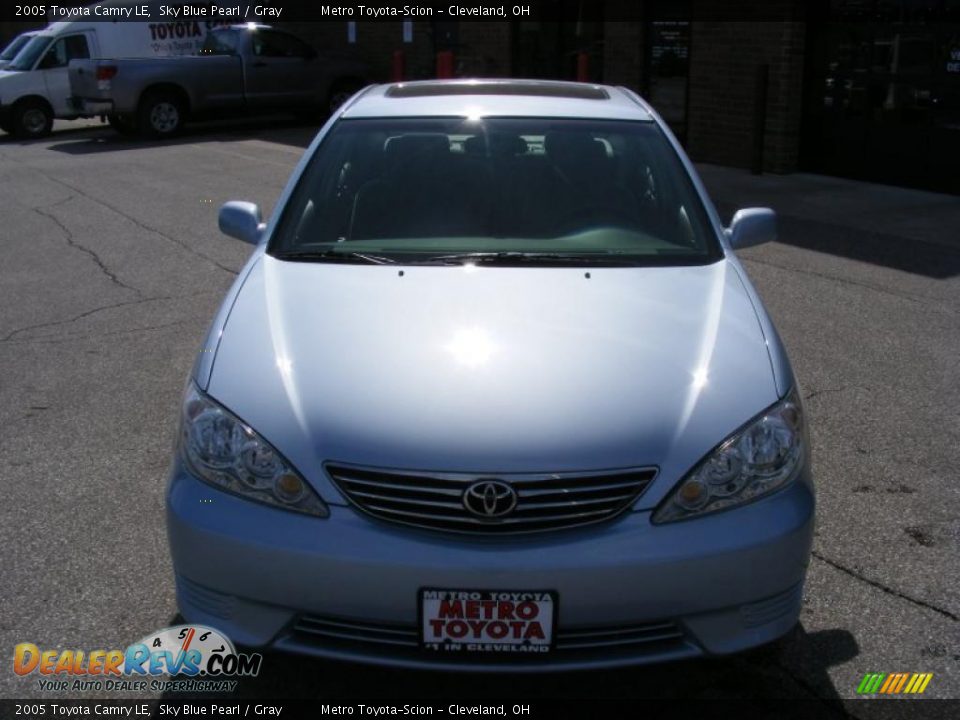 2005 Toyota Camry LE Sky Blue Pearl / Gray Photo #8