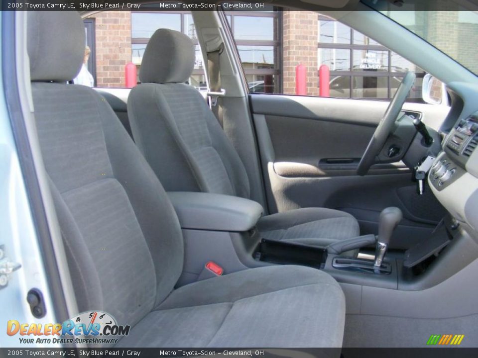 2005 Toyota Camry LE Sky Blue Pearl / Gray Photo #13