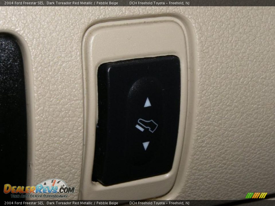 2004 Ford Freestar SES Dark Toreador Red Metallic / Pebble Beige Photo #19