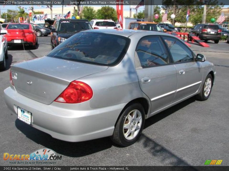 2002 Kia Spectra LS Sedan Silver / Gray Photo 11