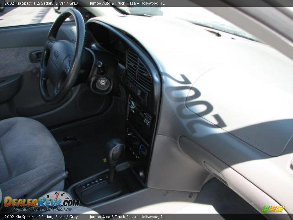 2002 Kia Spectra LS Sedan Silver / Gray Photo #14