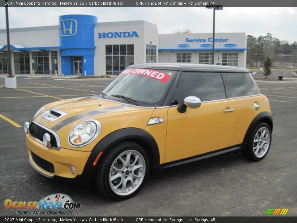 2007 Mini Cooper S Hardtop Mellow Yellow / Carbon Black/Black Photo #1