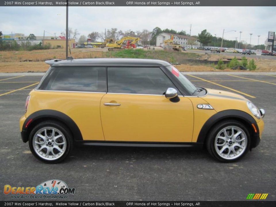 2007 Mini Cooper S Hardtop Mellow Yellow / Carbon Black/Black Photo #6