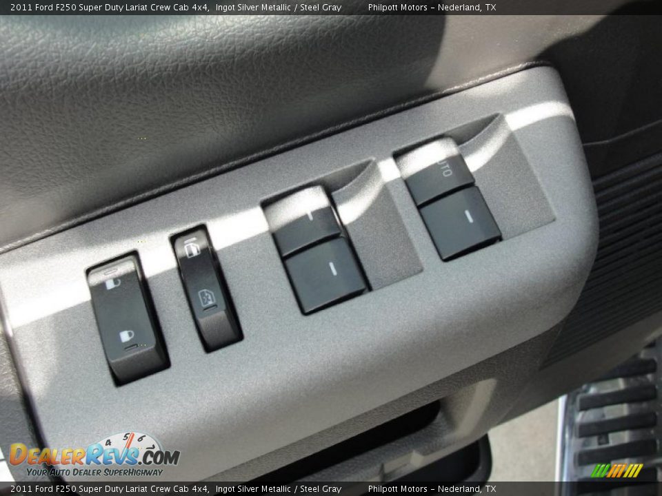 2011 Ford F250 Super Duty Lariat Crew Cab 4x4 Ingot Silver Metallic / Steel Gray Photo #26