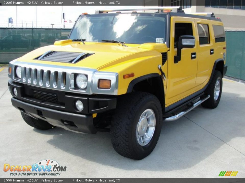 Front 3/4 View of 2006 Hummer H2 SUV Photo #7