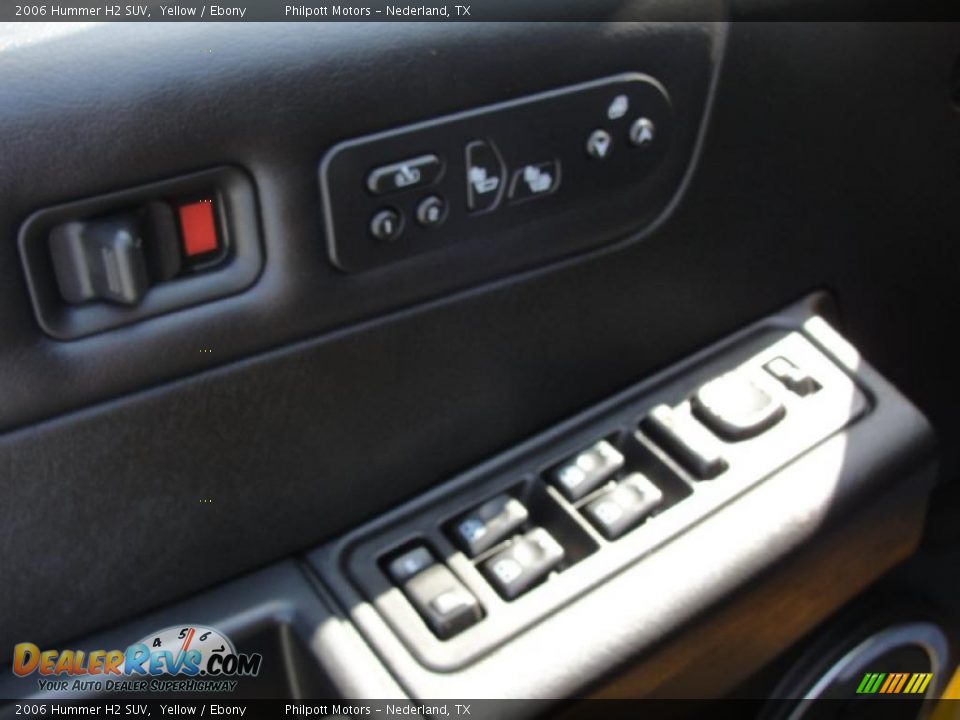 Controls of 2006 Hummer H2 SUV Photo #31