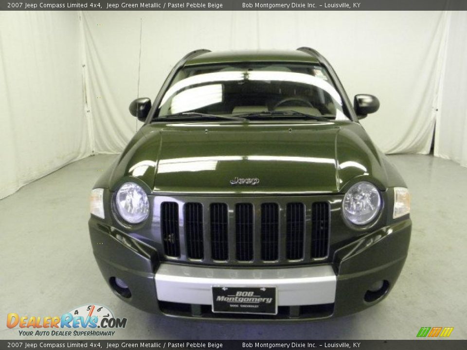 2007 Jeep Compass Limited 4x4 Jeep Green Metallic / Pastel Pebble Beige Photo #2