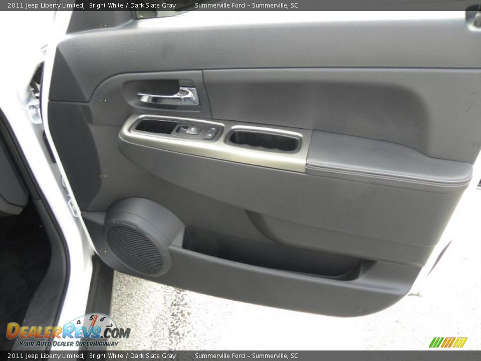 2011 Jeep Liberty Limited Bright White / Dark Slate Gray Photo #9
