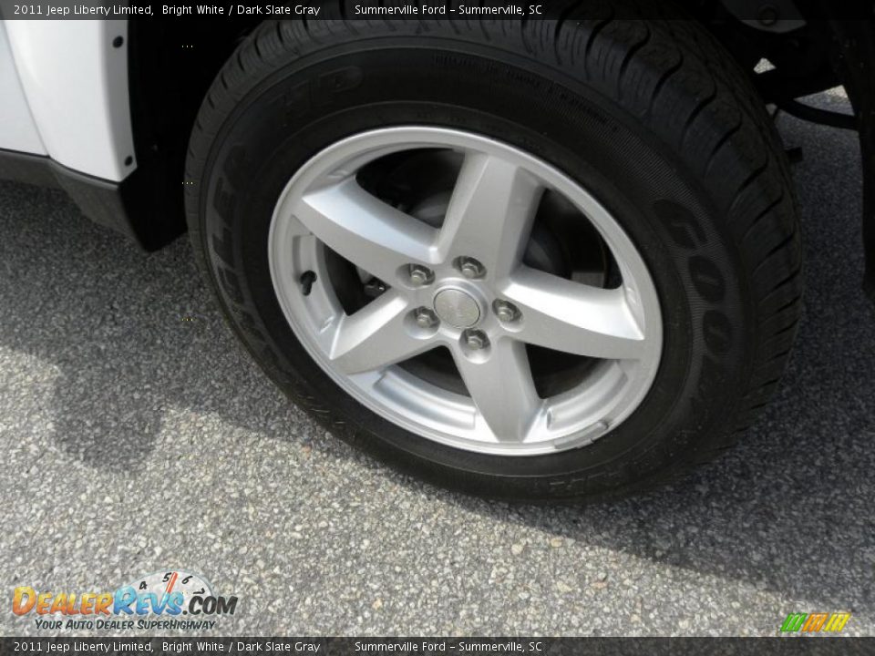 2011 Jeep Liberty Limited Bright White / Dark Slate Gray Photo #16