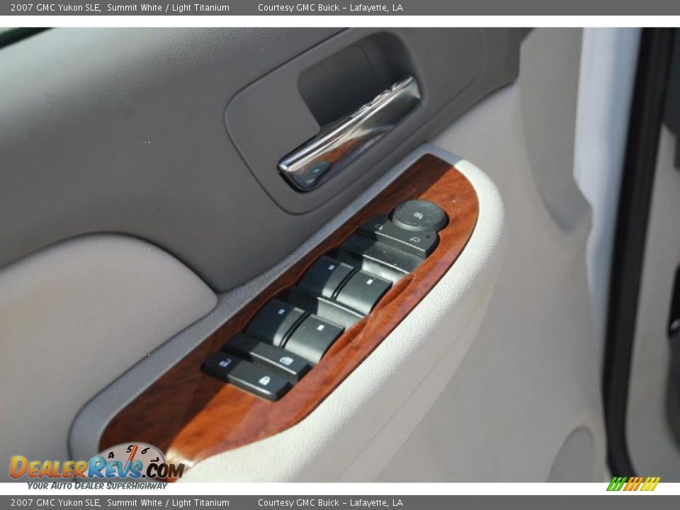 2007 GMC Yukon SLE Summit White / Light Titanium Photo #6
