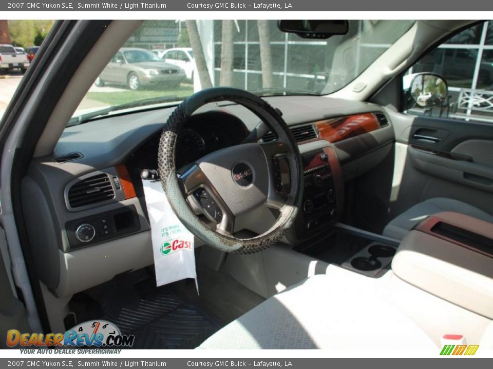 2007 GMC Yukon SLE Summit White / Light Titanium Photo #7