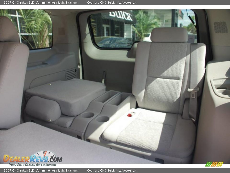 2007 GMC Yukon SLE Summit White / Light Titanium Photo #9