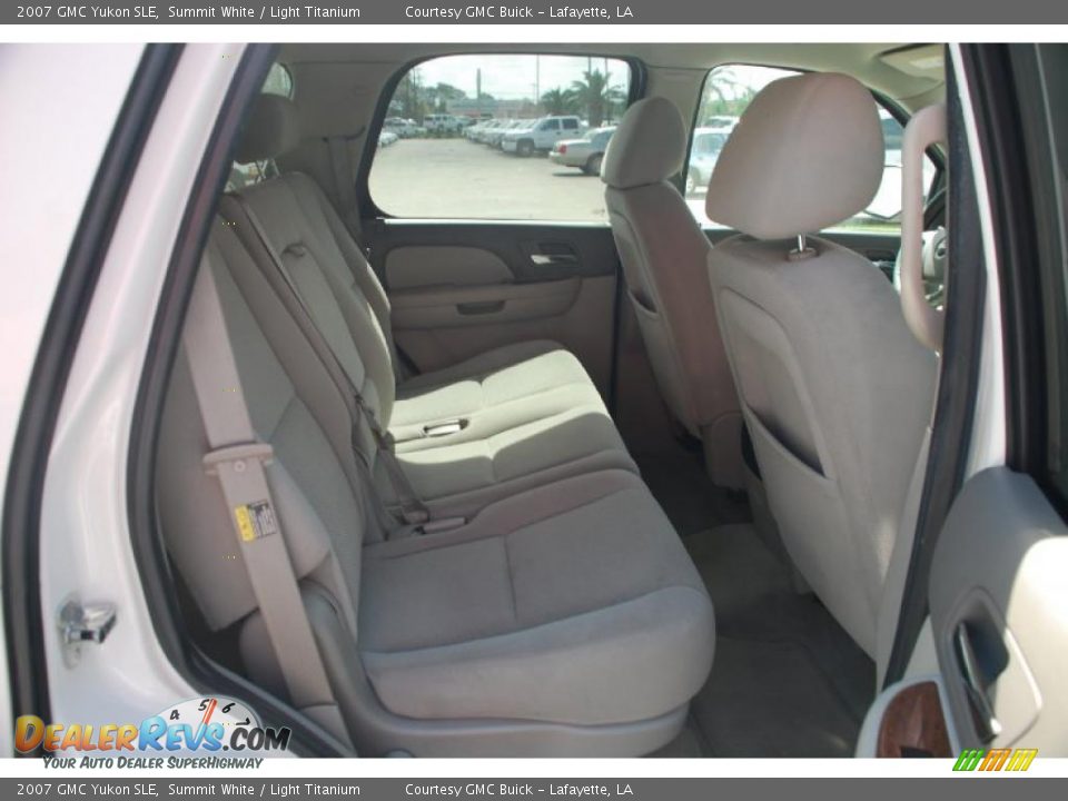 2007 GMC Yukon SLE Summit White / Light Titanium Photo #10
