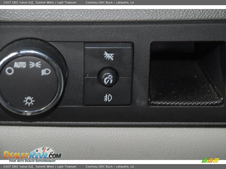 2007 GMC Yukon SLE Summit White / Light Titanium Photo #13