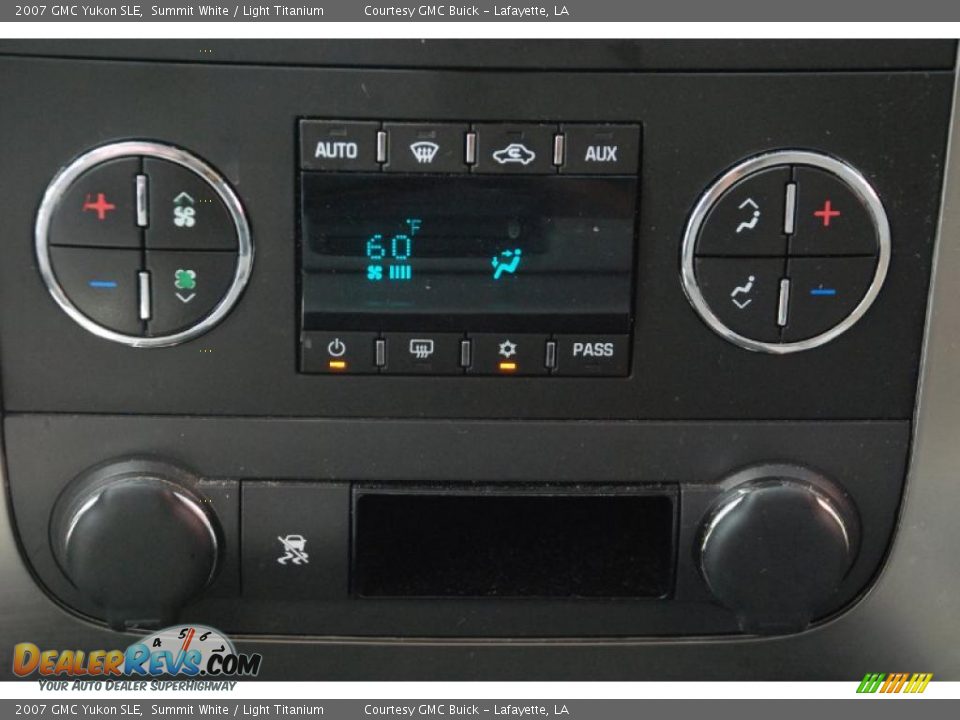 2007 GMC Yukon SLE Summit White / Light Titanium Photo #22