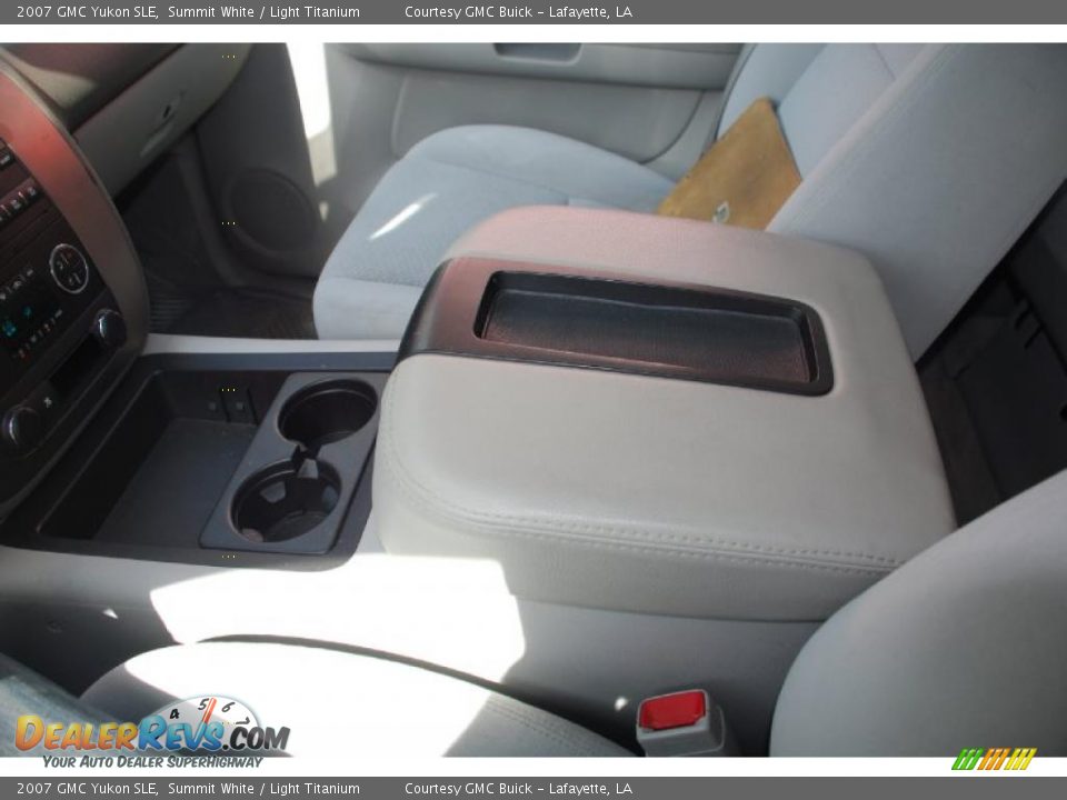 2007 GMC Yukon SLE Summit White / Light Titanium Photo #24