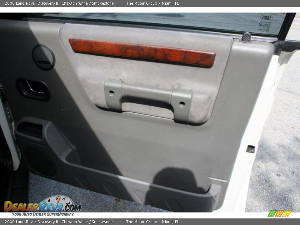 2000 Land Rover Discovery II Chawton White / Smokestone Photo #24