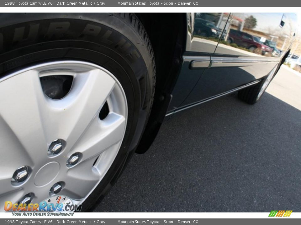 1998 Toyota Camry LE V6 Dark Green Metallic / Gray Photo #29
