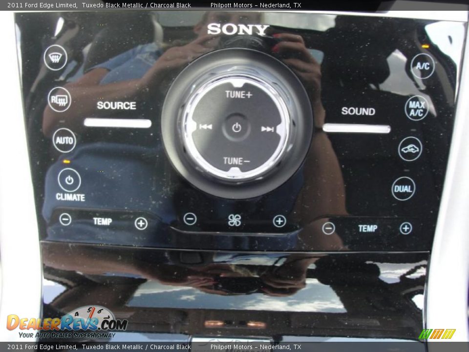 Controls of 2011 Ford Edge Limited Photo #35