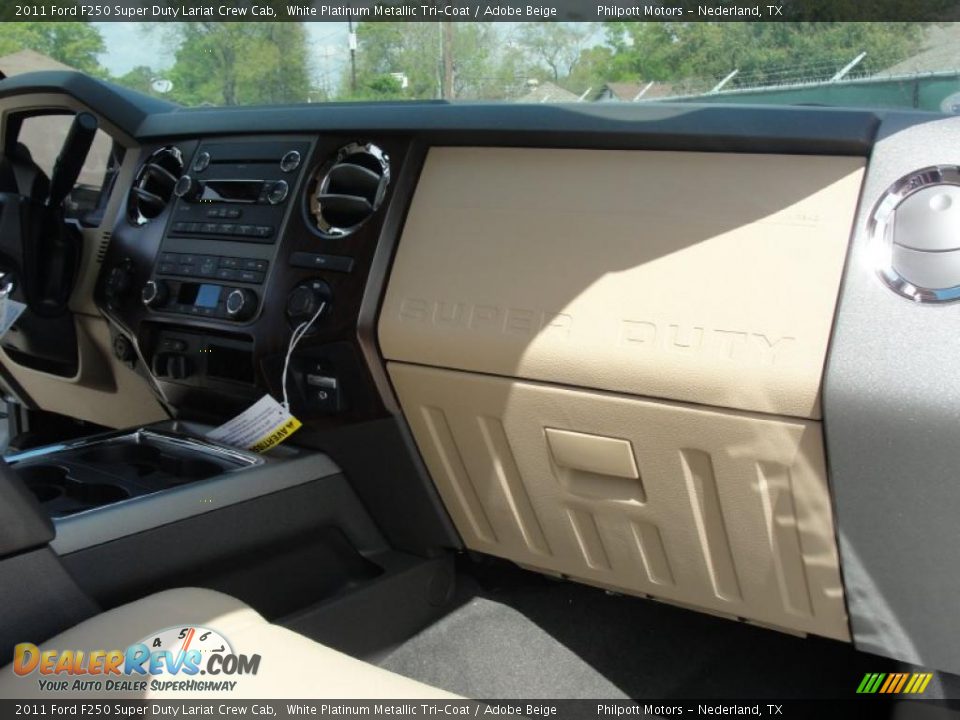 2011 Ford F250 Super Duty Lariat Crew Cab White Platinum Metallic Tri-Coat / Adobe Beige Photo #20