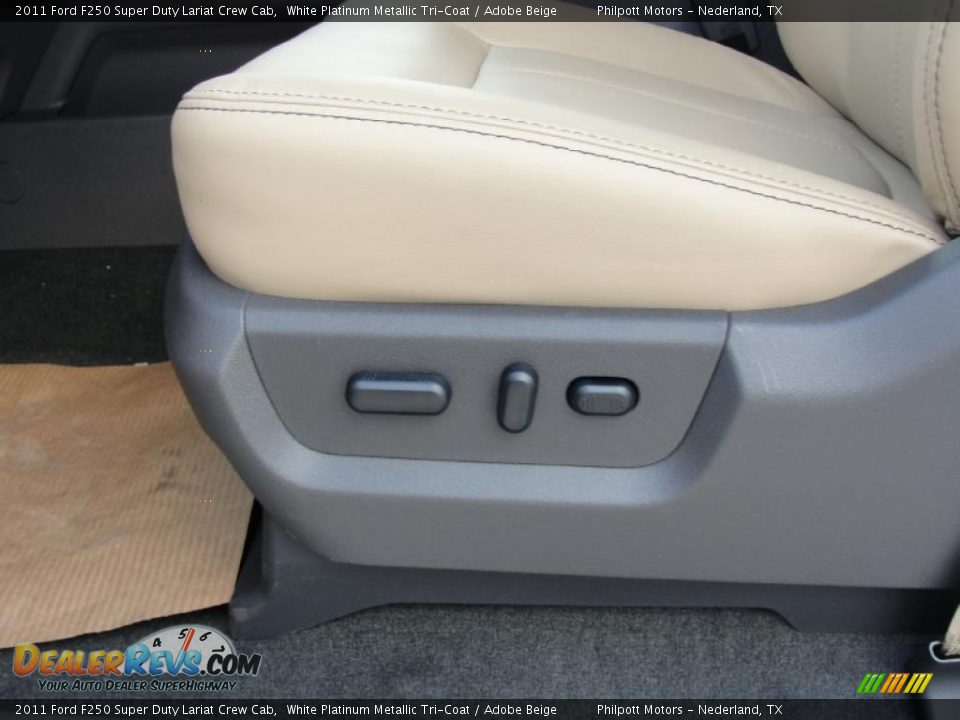2011 Ford F250 Super Duty Lariat Crew Cab White Platinum Metallic Tri-Coat / Adobe Beige Photo #25