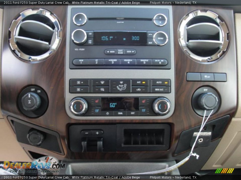 Controls of 2011 Ford F250 Super Duty Lariat Crew Cab Photo #27