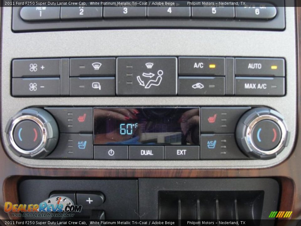 Controls of 2011 Ford F250 Super Duty Lariat Crew Cab Photo #29
