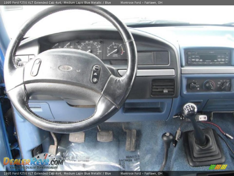 Dashboard of 1995 Ford F250 XLT Extended Cab 4x4 Photo #15