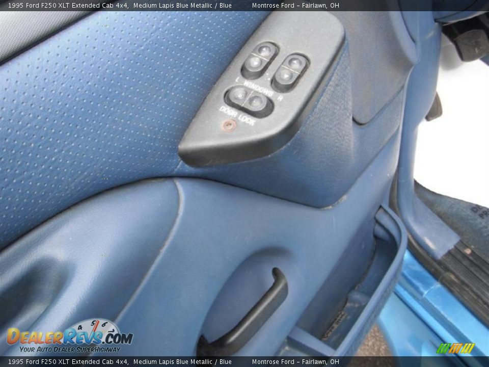 1995 Ford F250 XLT Extended Cab 4x4 Medium Lapis Blue Metallic / Blue Photo #17