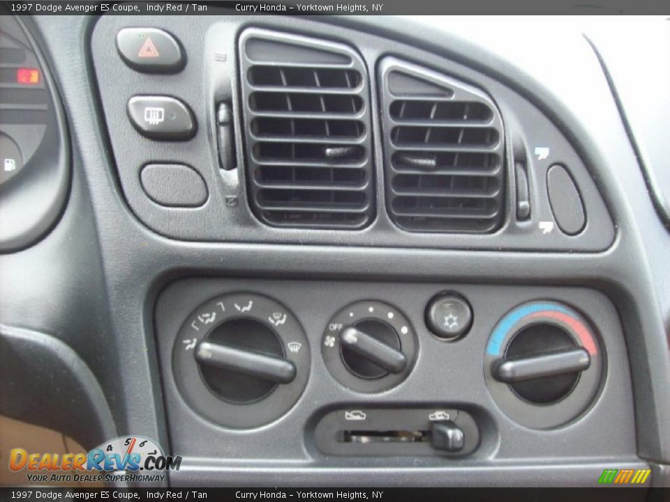 Controls of 1997 Dodge Avenger ES Coupe Photo #17