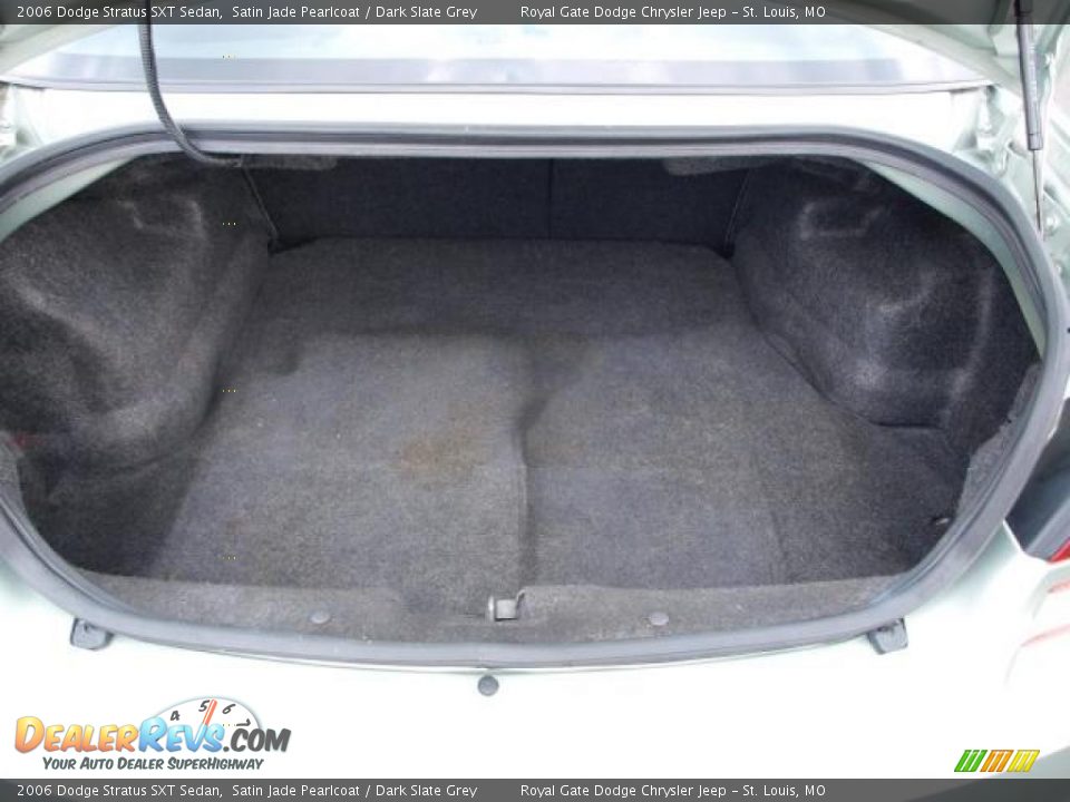 2006 Dodge Stratus SXT Sedan Trunk Photo #5