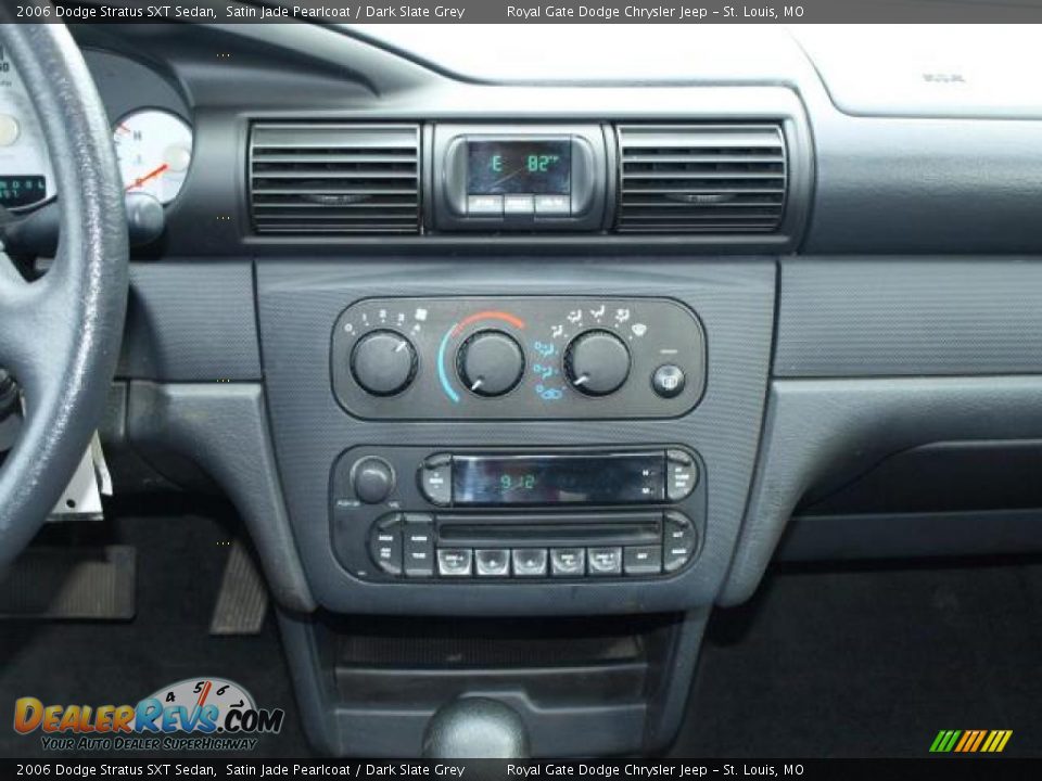 Controls of 2006 Dodge Stratus SXT Sedan Photo #12