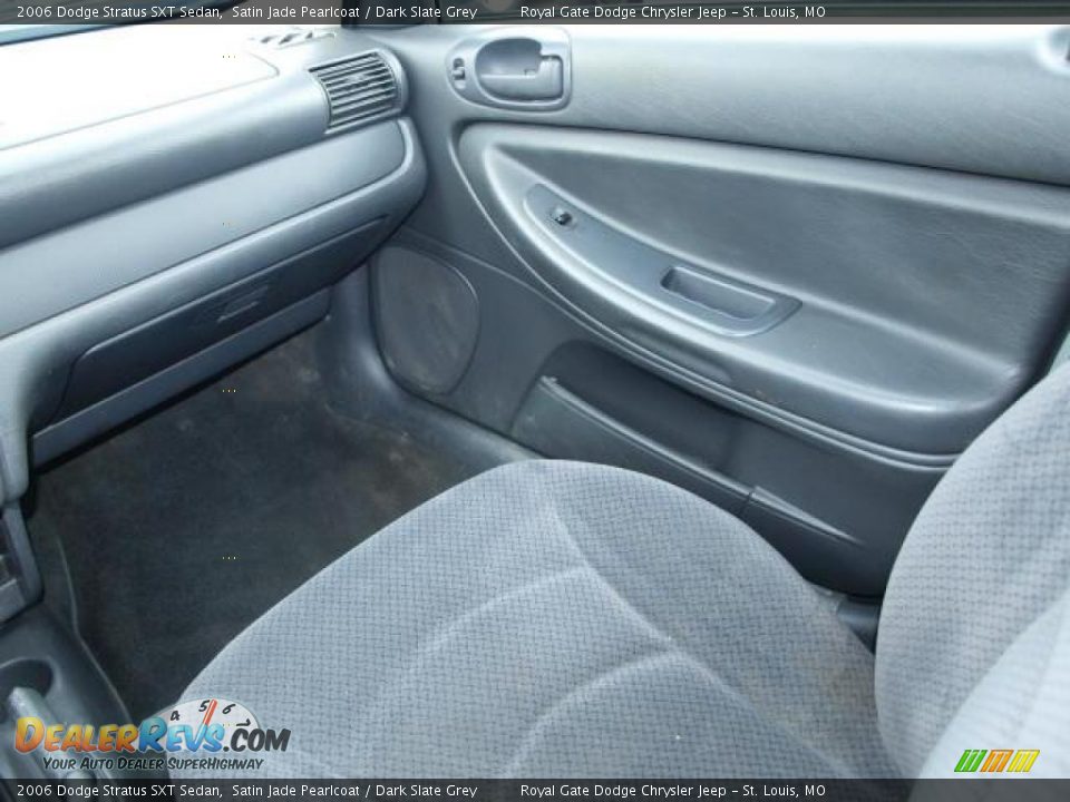 2006 Dodge Stratus SXT Sedan Satin Jade Pearlcoat / Dark Slate Grey Photo #13