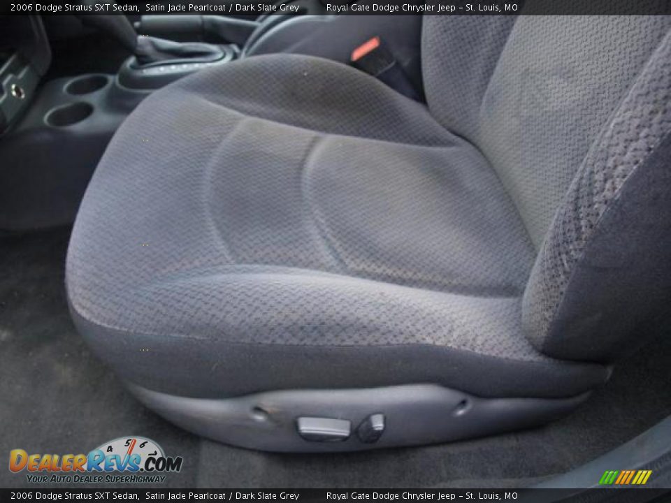 2006 Dodge Stratus SXT Sedan Satin Jade Pearlcoat / Dark Slate Grey Photo #16