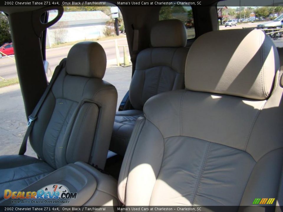 2002 Chevrolet Tahoe Z71 4x4 Onyx Black / Tan/Neutral Photo #11