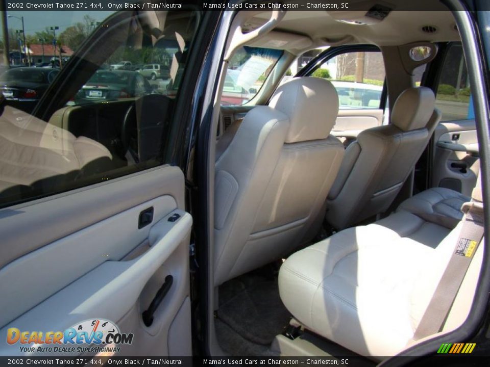 2002 Chevrolet Tahoe Z71 4x4 Onyx Black / Tan/Neutral Photo #12
