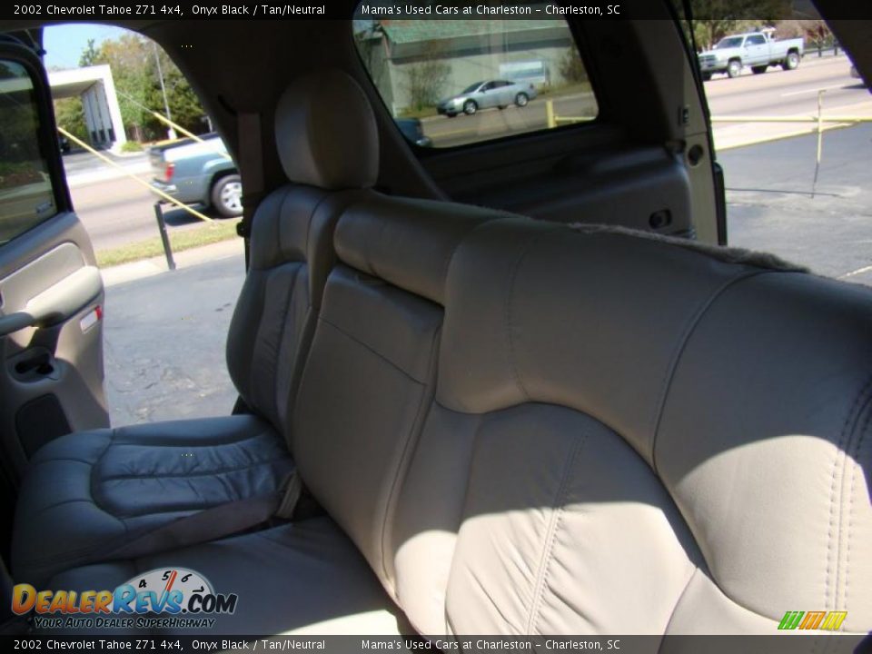 2002 Chevrolet Tahoe Z71 4x4 Onyx Black / Tan/Neutral Photo #13